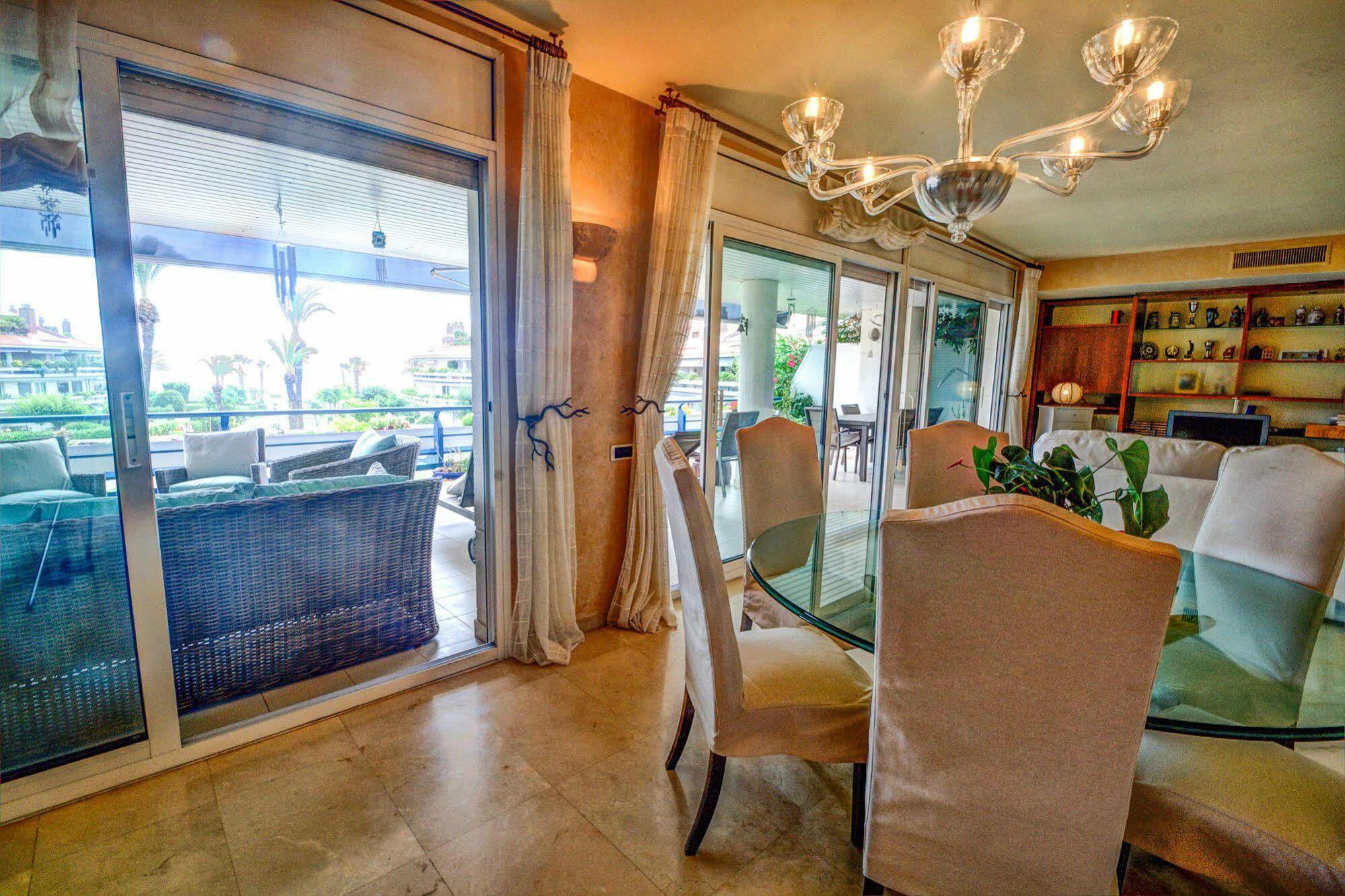 Apartament Duplex Park De Mar Sitges Zewnętrze zdjęcie