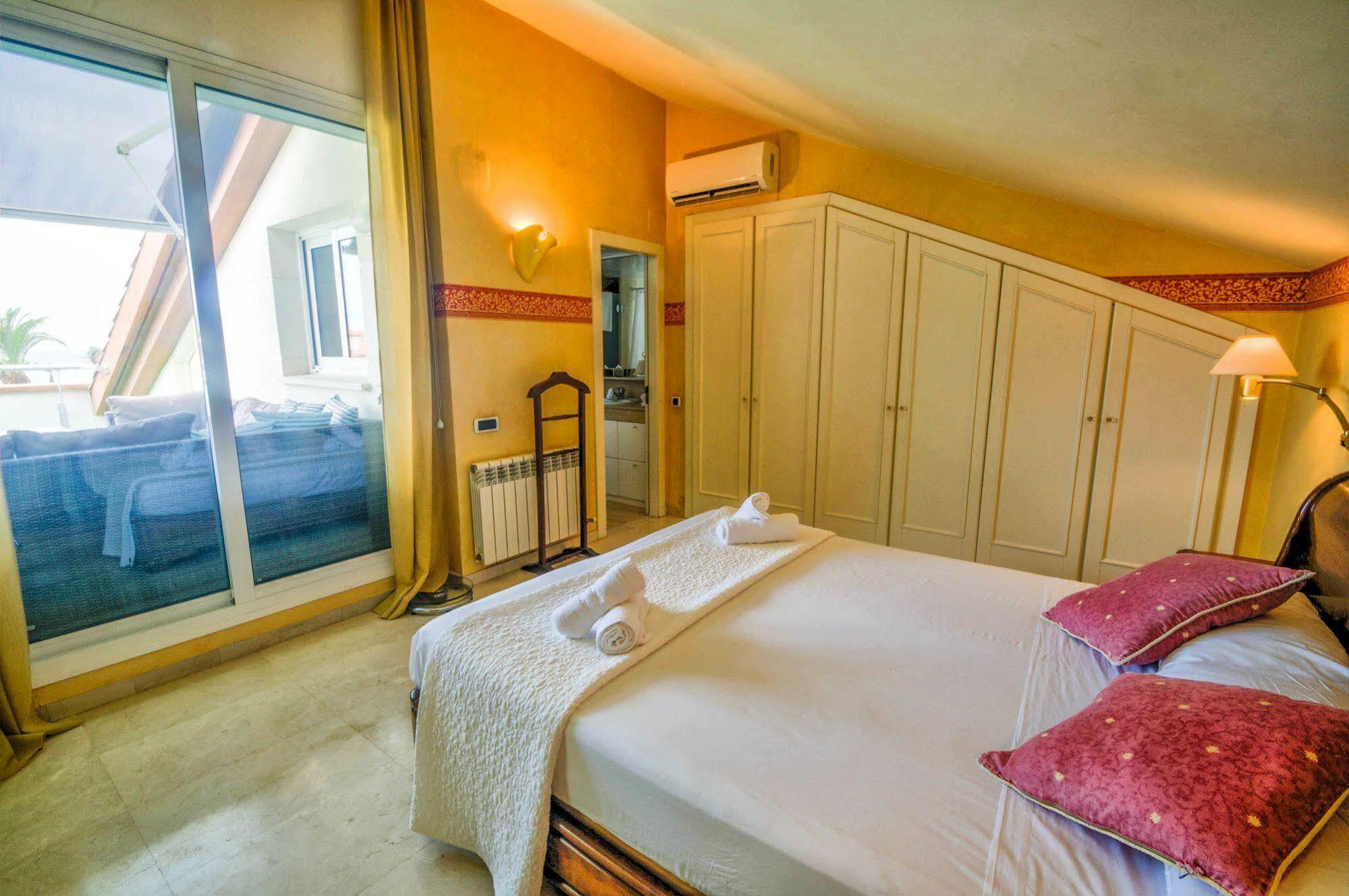 Apartament Duplex Park De Mar Sitges Zewnętrze zdjęcie