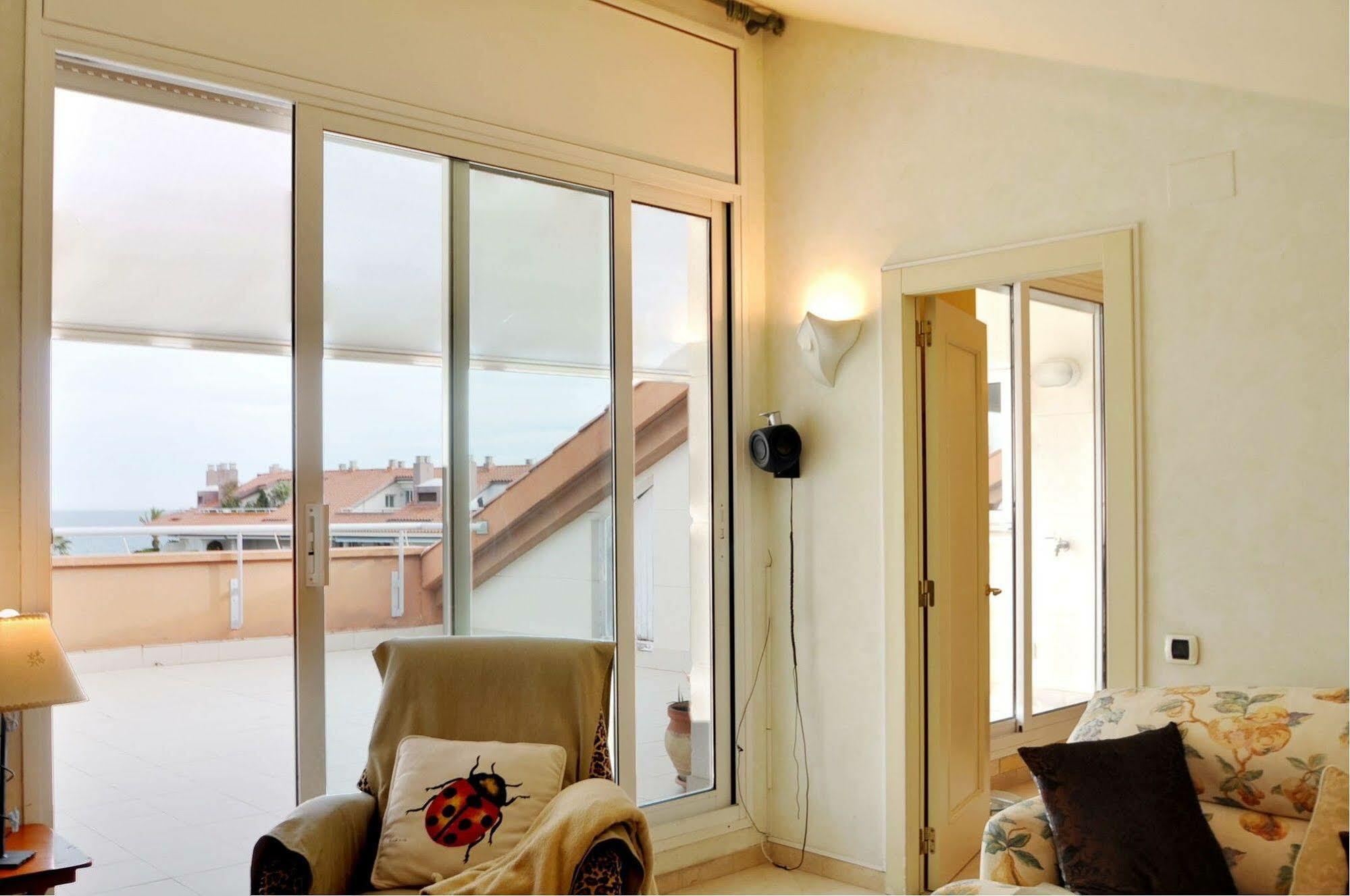 Apartament Duplex Park De Mar Sitges Zewnętrze zdjęcie